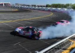 关于“强强对决”——车队之间的精彩拉锯战的信息