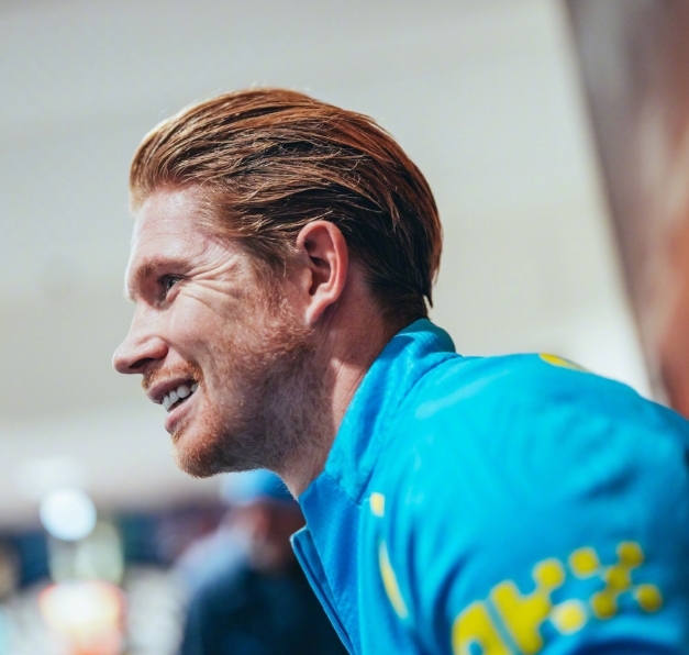 绝杀“金童”再度登场：球队救世主的最后一击的简单介绍