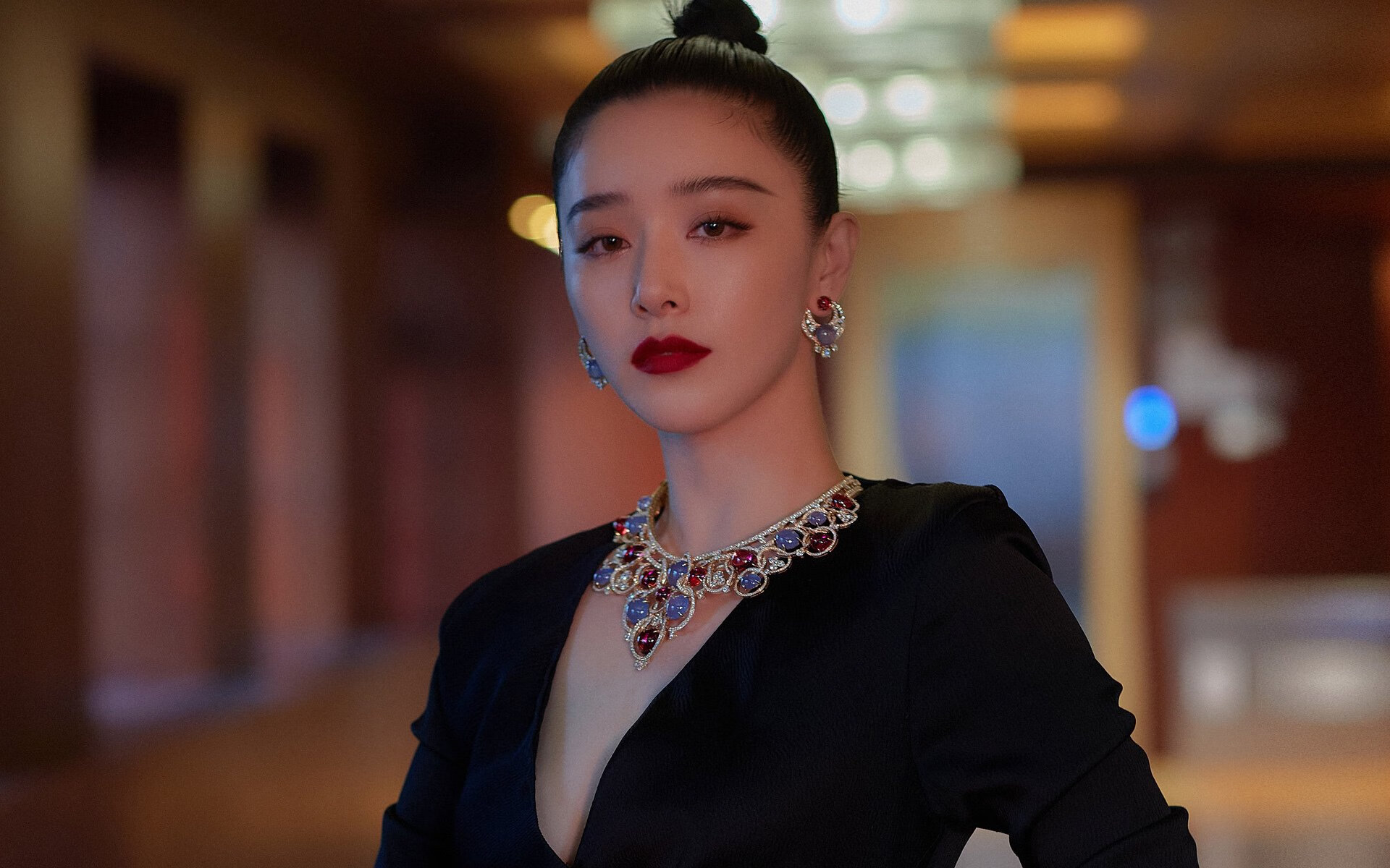 未来赛车的创新材料揭秘，未来赛车的创新材料揭秘是什么